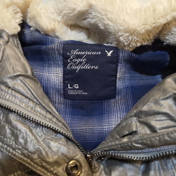 American Eagle Outfitters Metallic Silver Puffer Vest Y2K - Picture 5 of 5